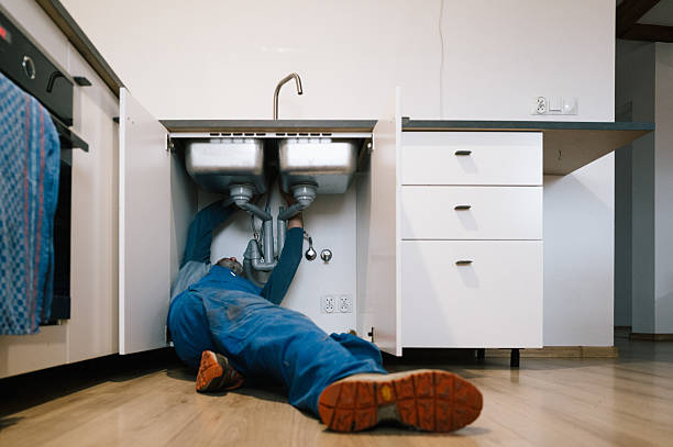 Professional Emergency Plumber technician working in Hurley, VA